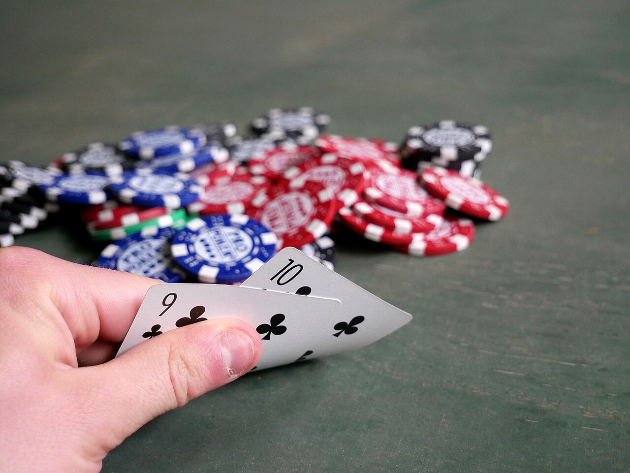 Chip và bài poker